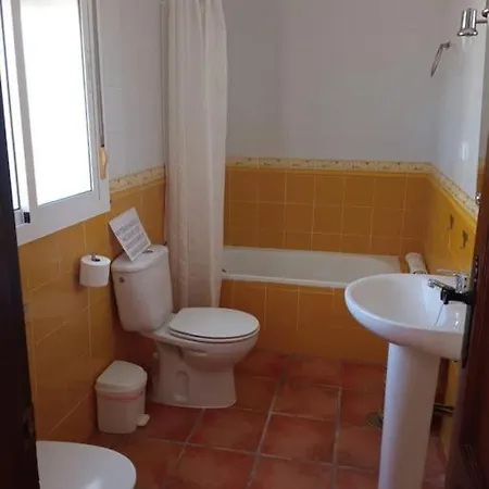 Estudio Paqui: Ideal Vivienda Con Piscina *